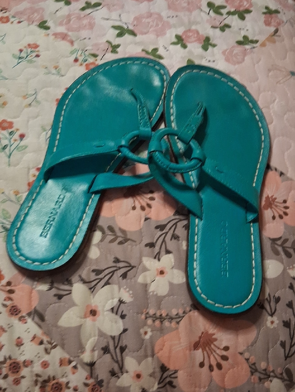 Bernardo Leather sandals size nine turquoise